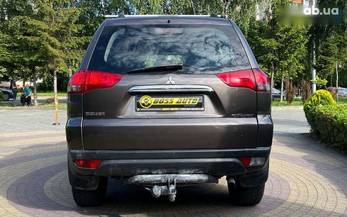 Mitsubishi Pajero 2013 - фото 6