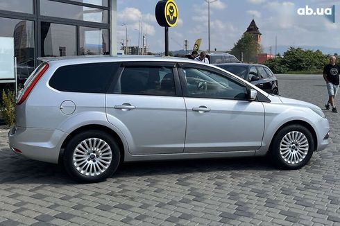 Ford Focus 2010 - фото 8
