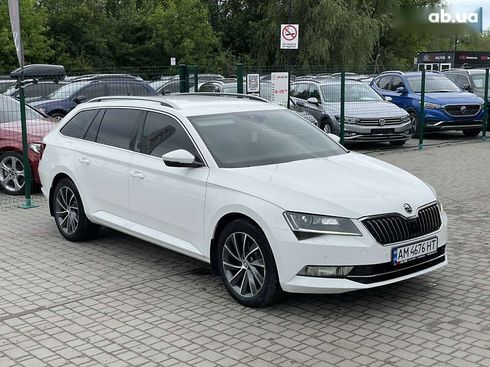 Skoda Superb 2017 - фото 11