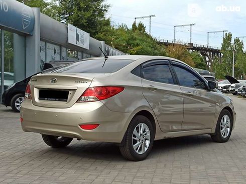 Hyundai Accent 2012 - фото 6