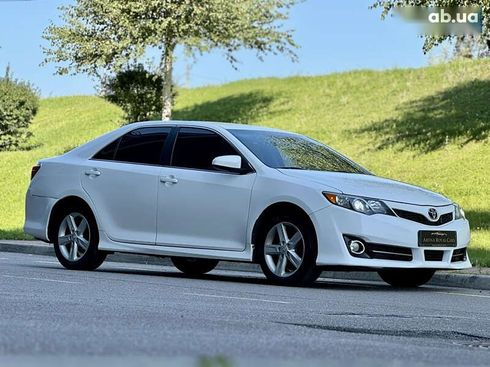 Toyota Camry 2014 - фото 19