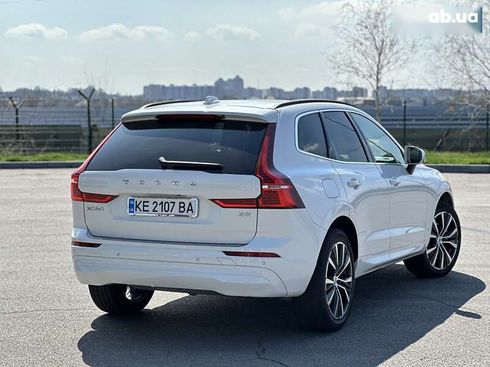 Volvo XC60 2022 - фото 12