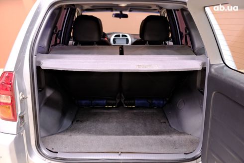 Toyota RAV4 2001 серебристый - фото 9