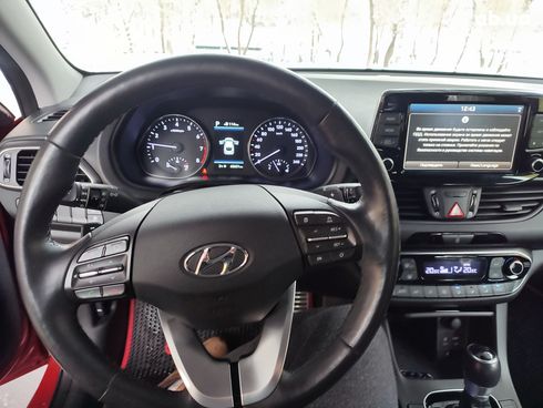 Hyundai i30 2019 красный - фото 18