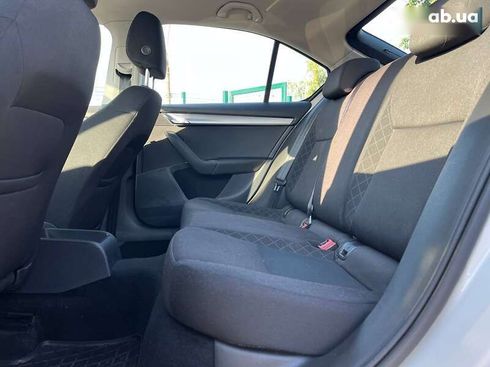 Skoda Octavia 2019 - фото 8