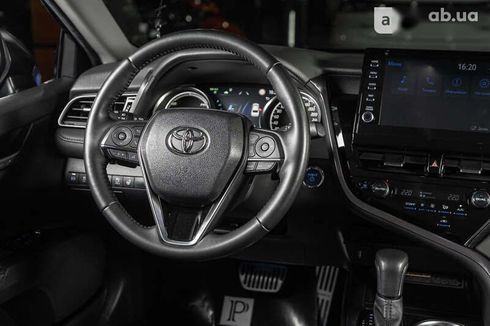 Toyota Camry 2021 - фото 26