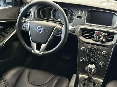 Volvo V40 2018 белый - фото 24