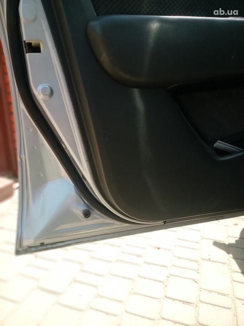 Mitsubishi Outlander 2003 серебристый - фото 8