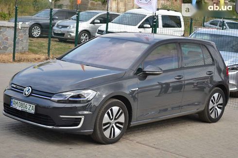 Volkswagen e-Golf 2020 - фото 24