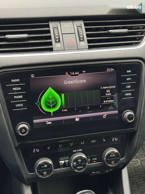 Skoda Octavia 2017 - фото 13