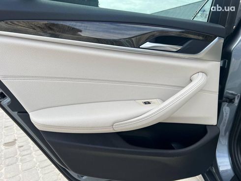 BMW 5 серия 2019 серый - фото 32
