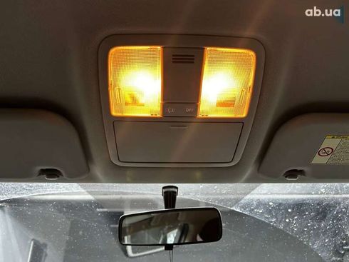 Toyota Avensis 2010 - фото 11