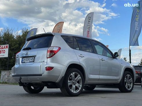 Toyota RAV4 2010 - фото 15