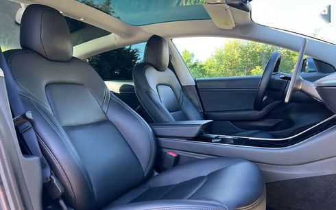 Tesla Model 3 2020 - фото 9