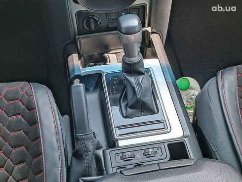 Toyota Land Cruiser Prado 2021 белый - фото 39