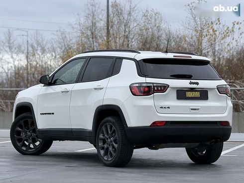 Jeep Compass 2021 - фото 19