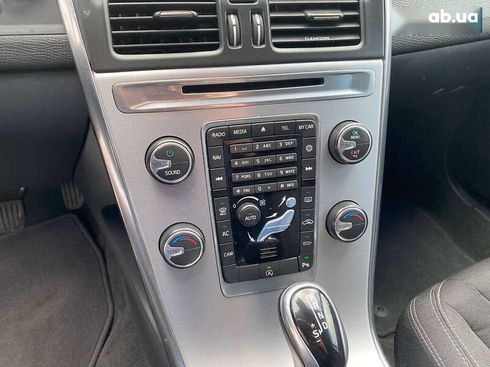 Volvo XC60 2017 - фото 16