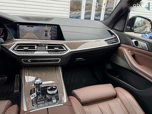 BMW X7 2021 - фото 17