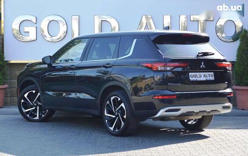 Mitsubishi Outlander 2021 - фото 8