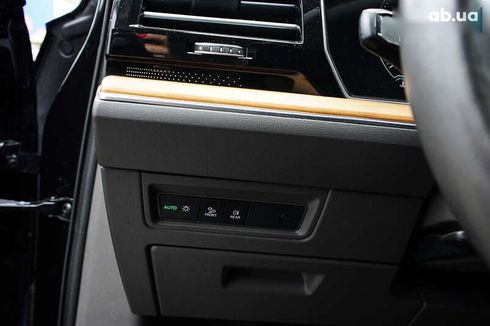 Volkswagen Touareg 2018 - фото 18