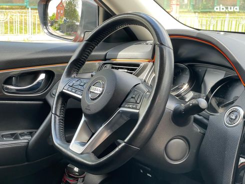 Nissan Rogue 2017 оранжевый - фото 21
