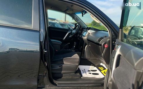 Toyota Land Cruiser Prado 2017 - фото 13
