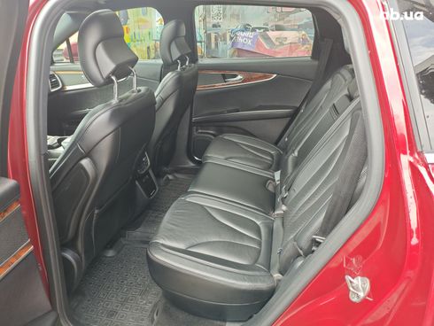 Lincoln MKX 2016 красный - фото 13