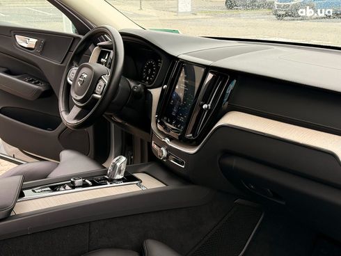 Volvo XC60 2018 серый - фото 34
