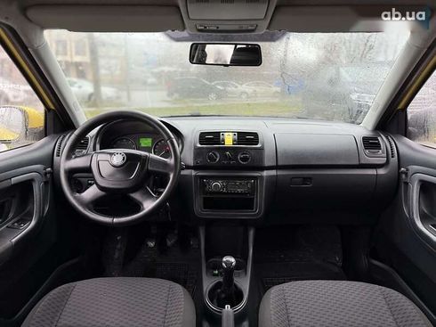 Skoda Fabia 2012 - фото 9
