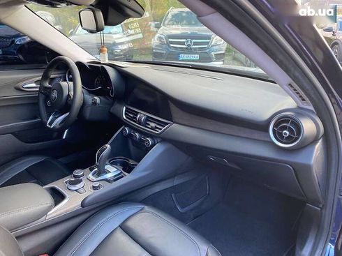 Alfa Romeo Giulia 2019 - фото 10