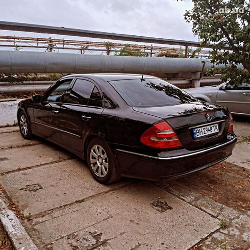 Mercedes-Benz E-Класс 2005 черный - фото 2