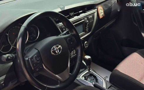 Toyota Auris 2013 - фото 7