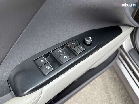 Toyota Camry 2019 - фото 20