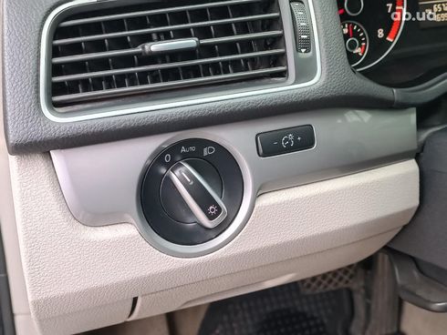 Volkswagen Passat 2014 серый - фото 25