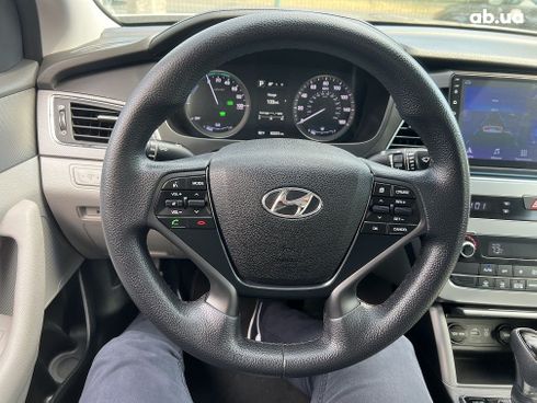 Hyundai Sonata 2016 серебристый - фото 9