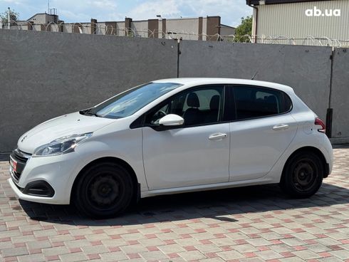 Peugeot 208 2017 белый - фото 2