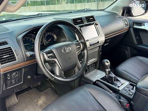 Toyota Land Cruiser Prado 2019 - фото 18