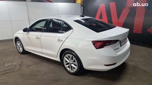 Skoda Octavia 2021 - фото 4