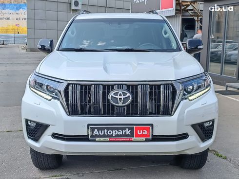 Toyota Land Cruiser Prado 2021 белый - фото 2