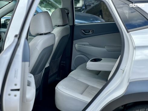 Hyundai Kona Electric 2021 белый - фото 19