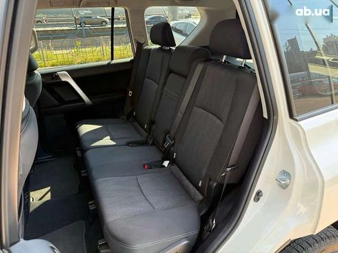 Toyota Land Cruiser Prado 2019 - фото 20