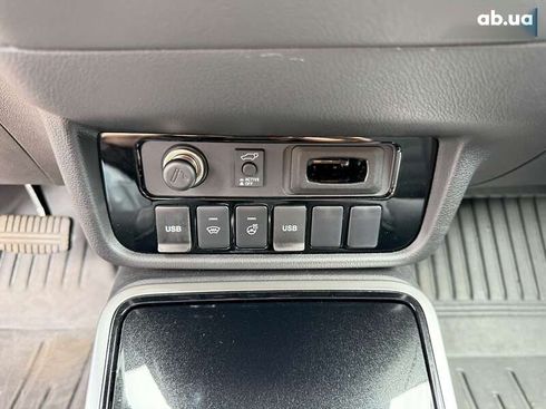 Mitsubishi Outlander 2023 - фото 18