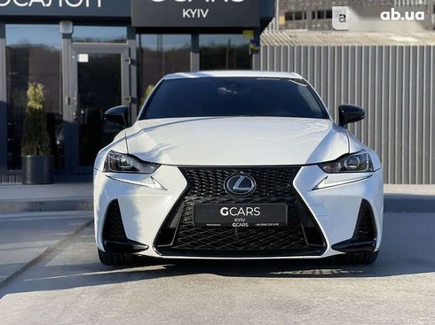 Lexus IS 2017 - фото 2