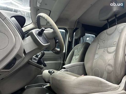 Renault Kangoo 2010 - фото 11