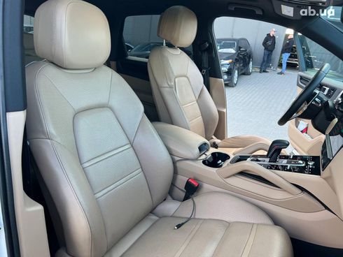 Porsche Cayenne 2021 белый - фото 44