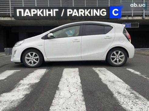 Toyota Aqua 2015 - фото 5