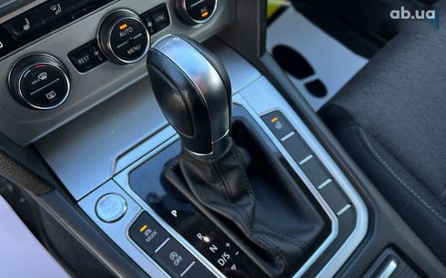 Volkswagen Passat 2017 - фото 16
