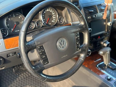 Volkswagen Touareg 2008 черный - фото 13