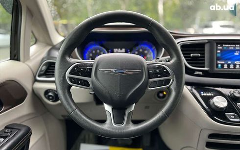 Chrysler Pacifica 2017 - фото 12