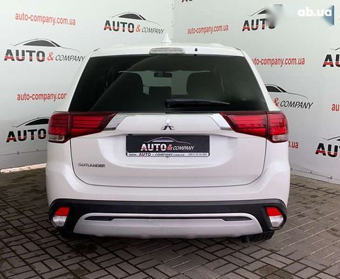 Mitsubishi Outlander 2020 - фото 4